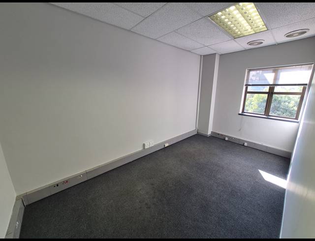 109M² OFFICE TO LET IN WOODMEAD